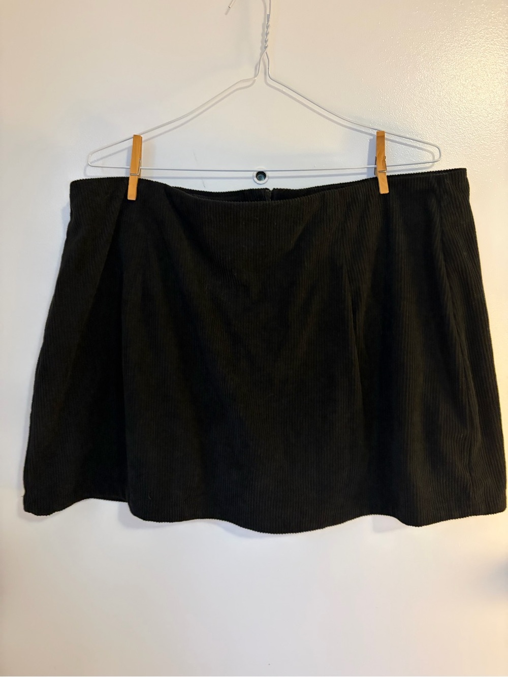 HALARA High waisted 2-in-1 A Line mini skort